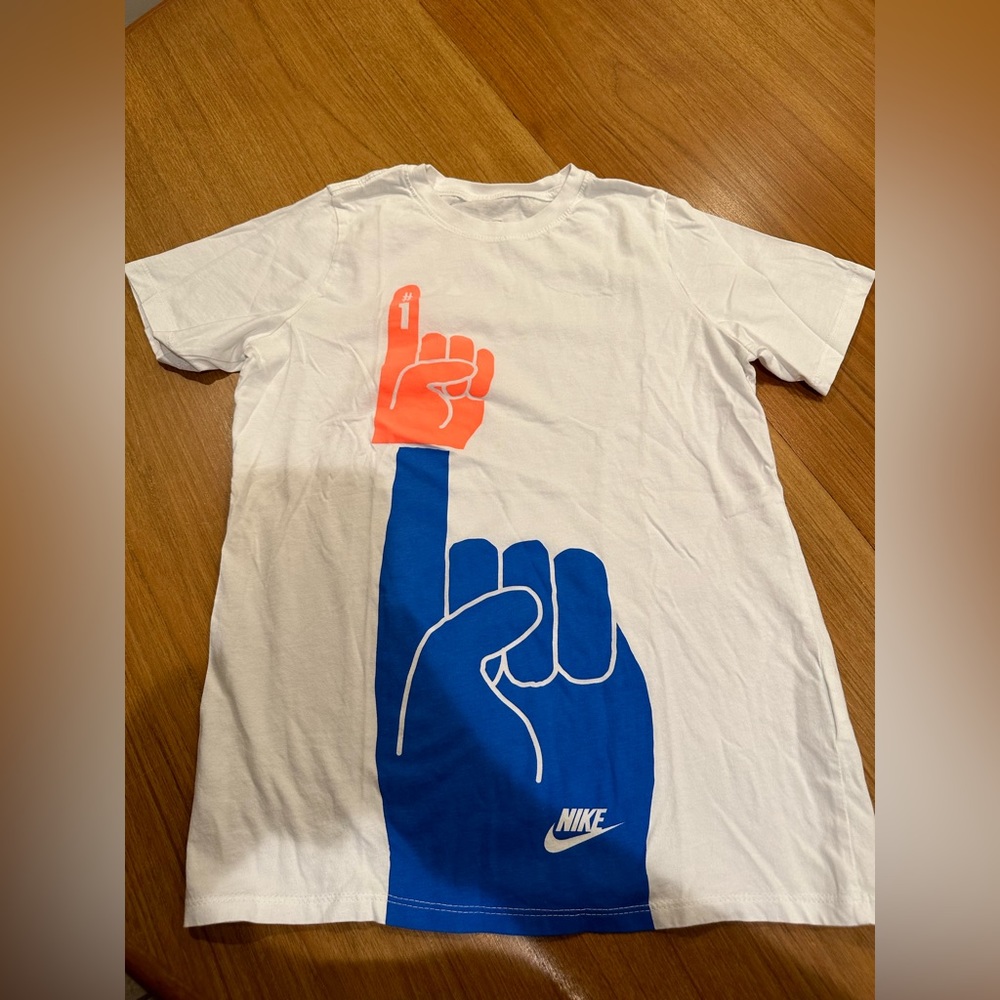NWOT Nike Tee